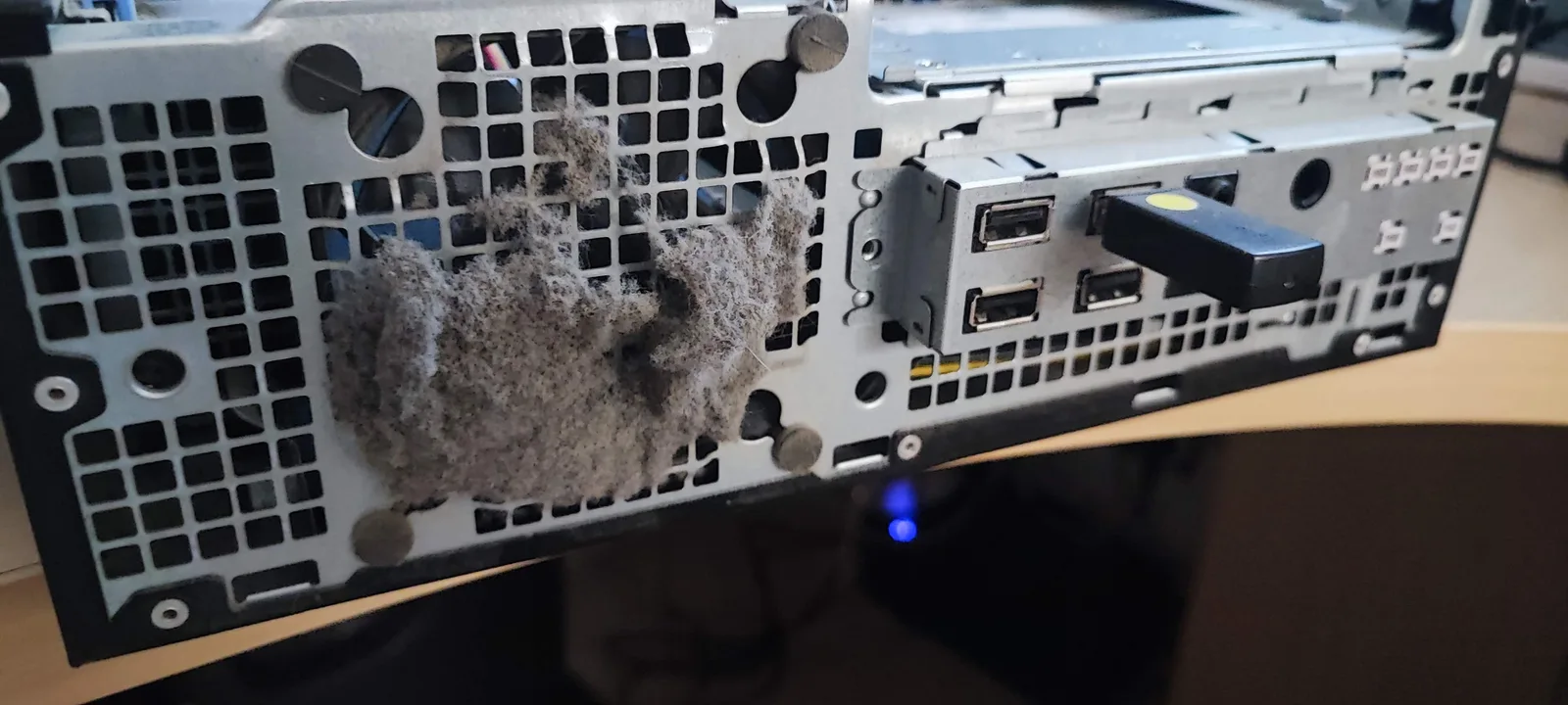 Poussière sur une grille d’aération